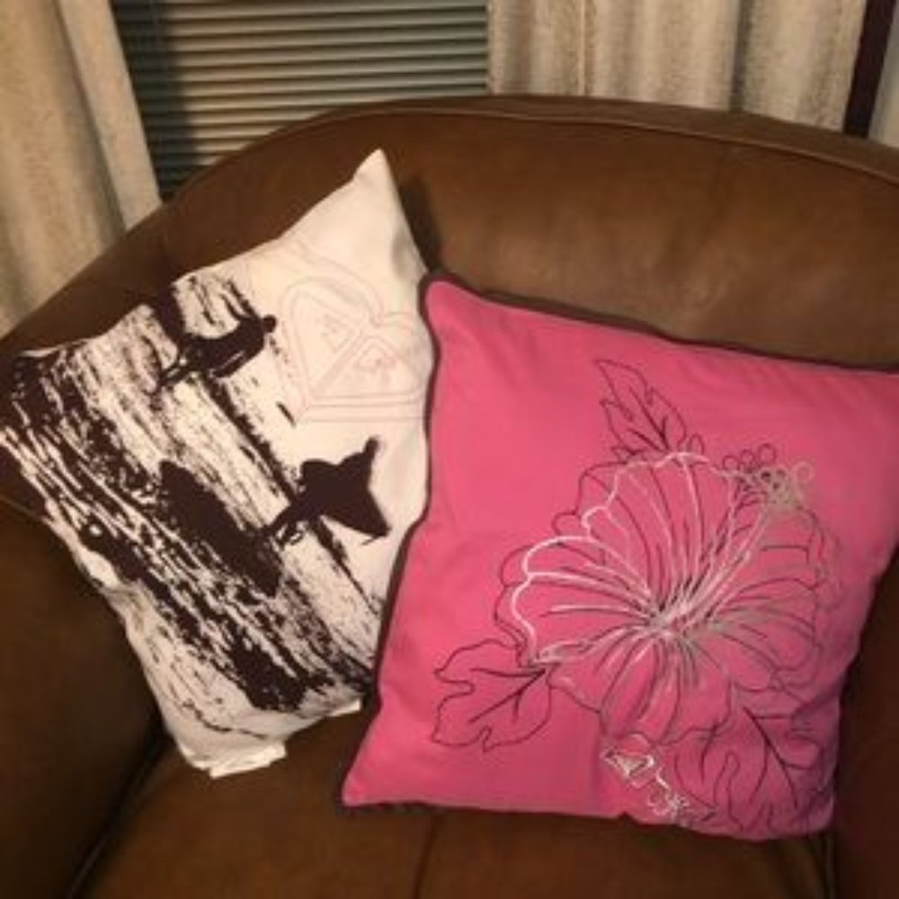 Set of ROXY Decorative Pillows 😍